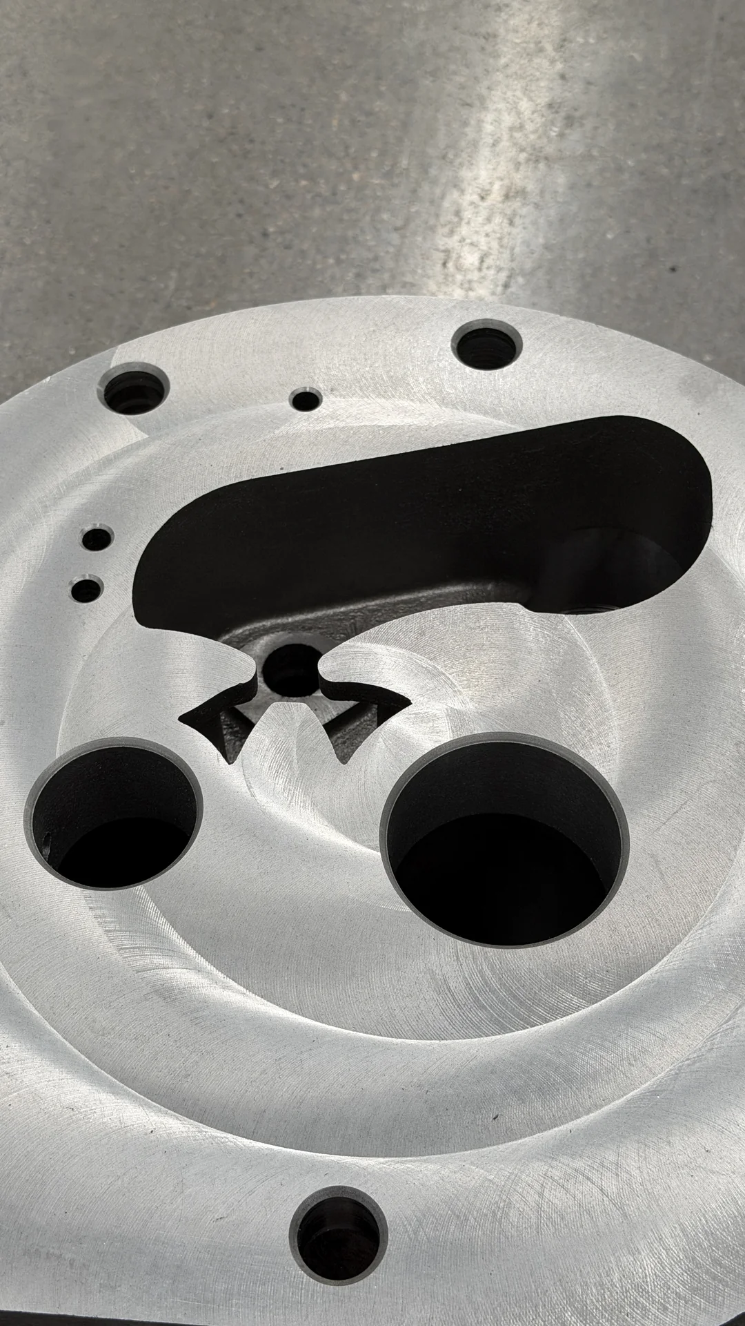 HT250 Bearing Housing Casting — machined HT250 bearing housing detail 5