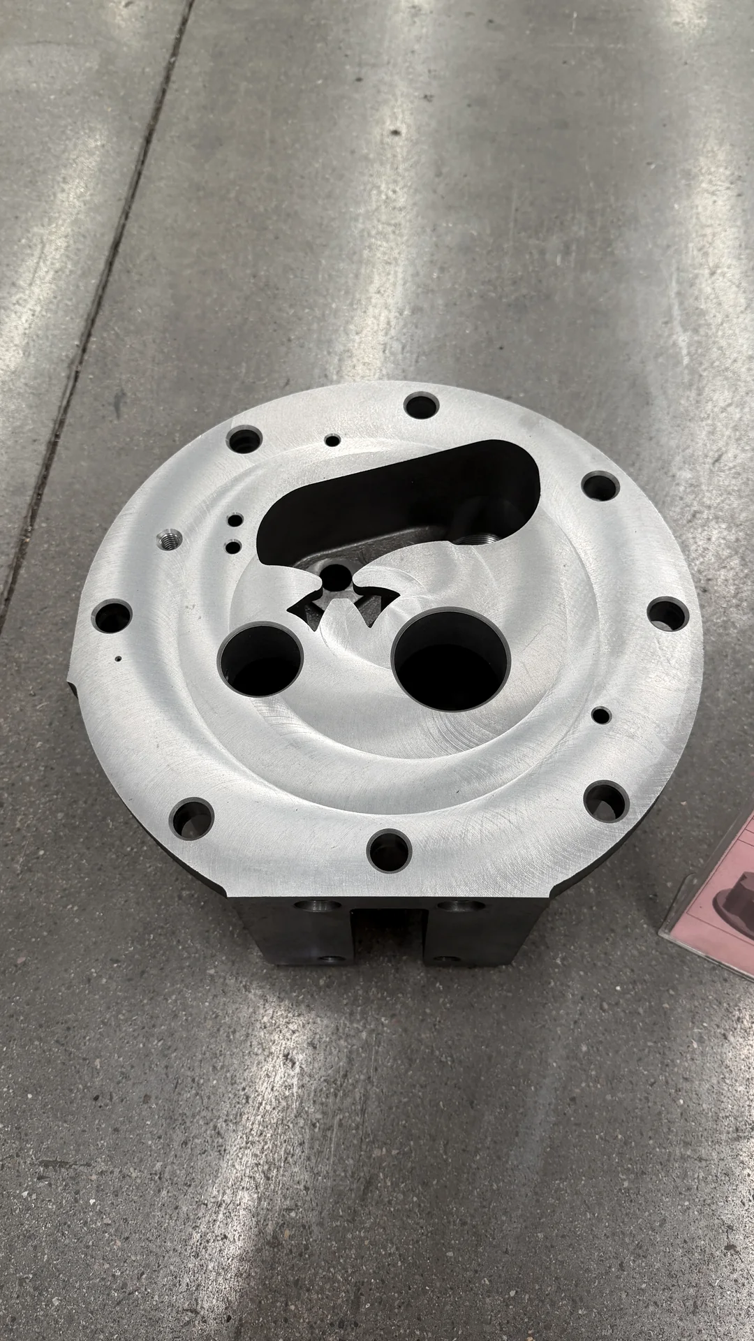 HT250 Bearing Housing Casting — machined HT250 bearing housing detail 6