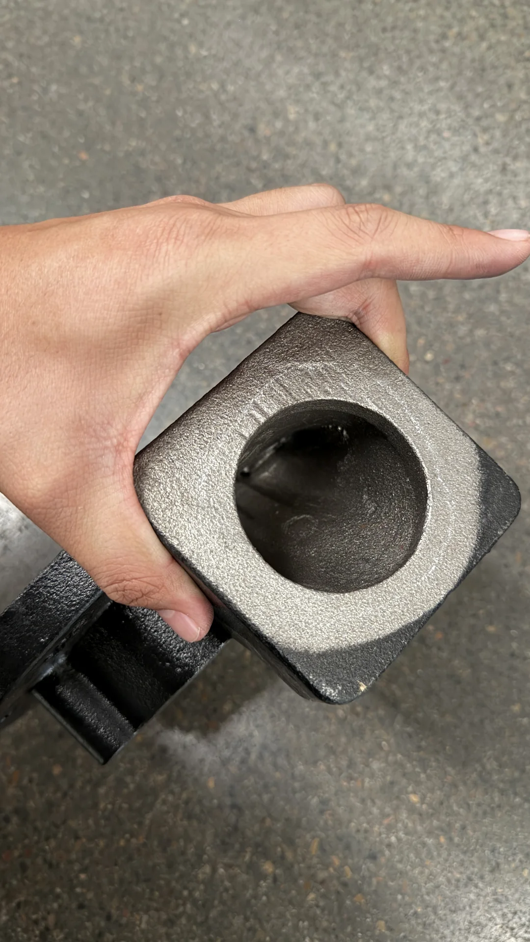 HT250 Bearing Housing Casting — HT250 bearing housing as-cast before machining 6