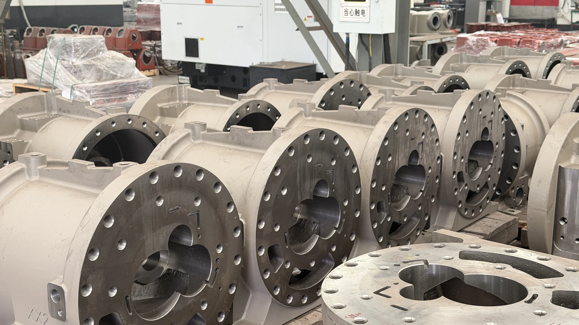 Compressor housings — as-cast and machining preparation photo 7
