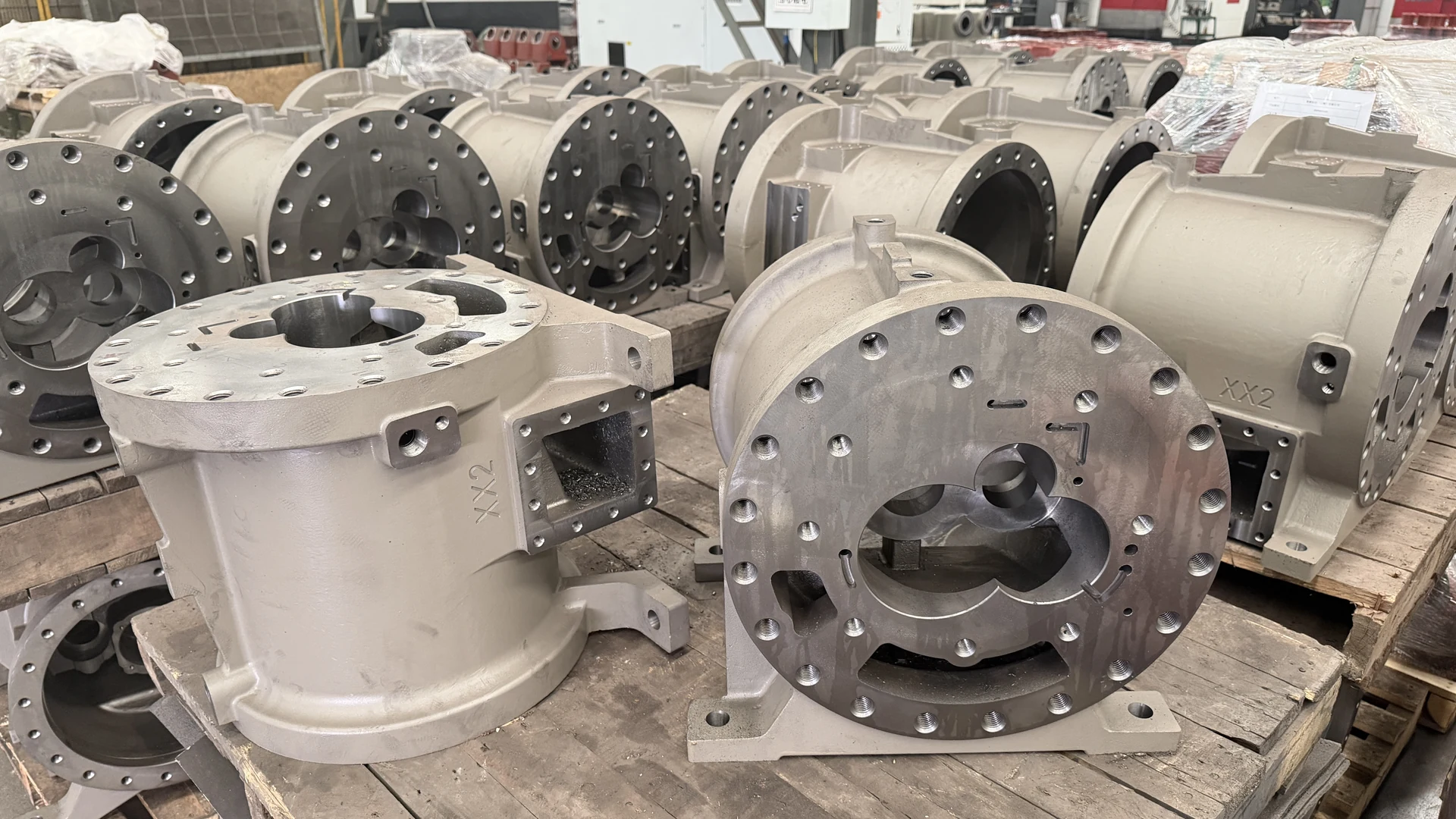Compressor housings — as-cast and machining preparation photo 9