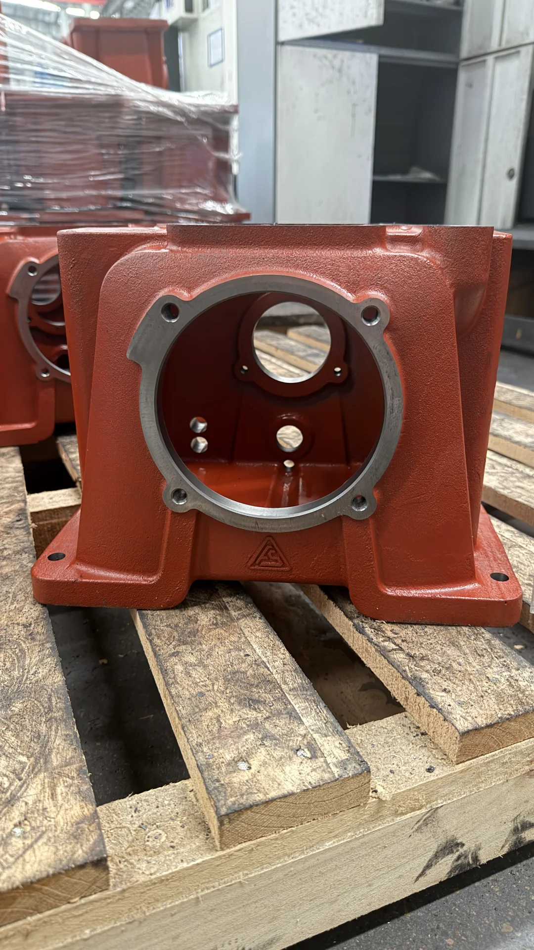 HT250 Compressor Crankcase Casting — HT250 compressor crankcase production and machining detail 2