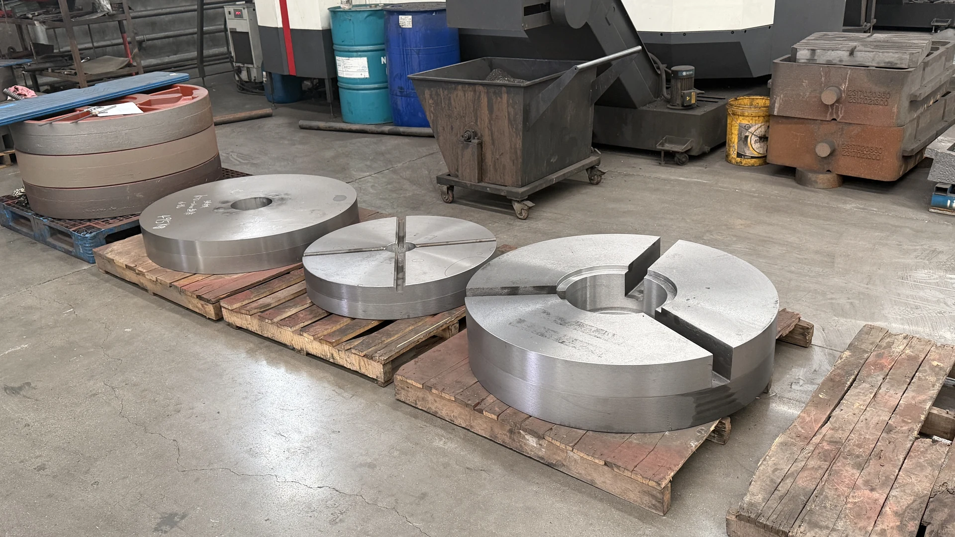 Large chuck body castings