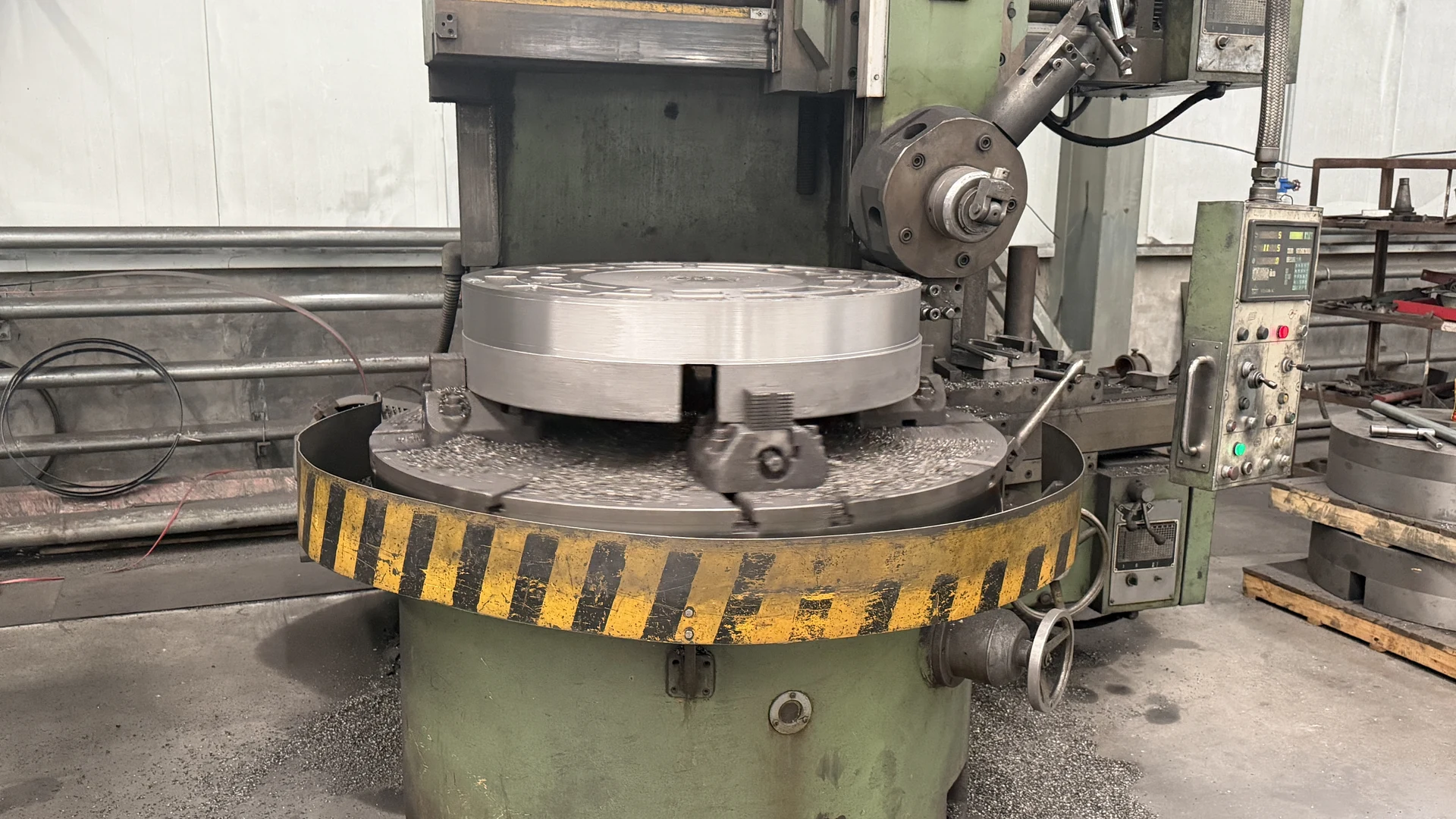 Large chuck body castings — semi-finished and intermediate machining photo 3