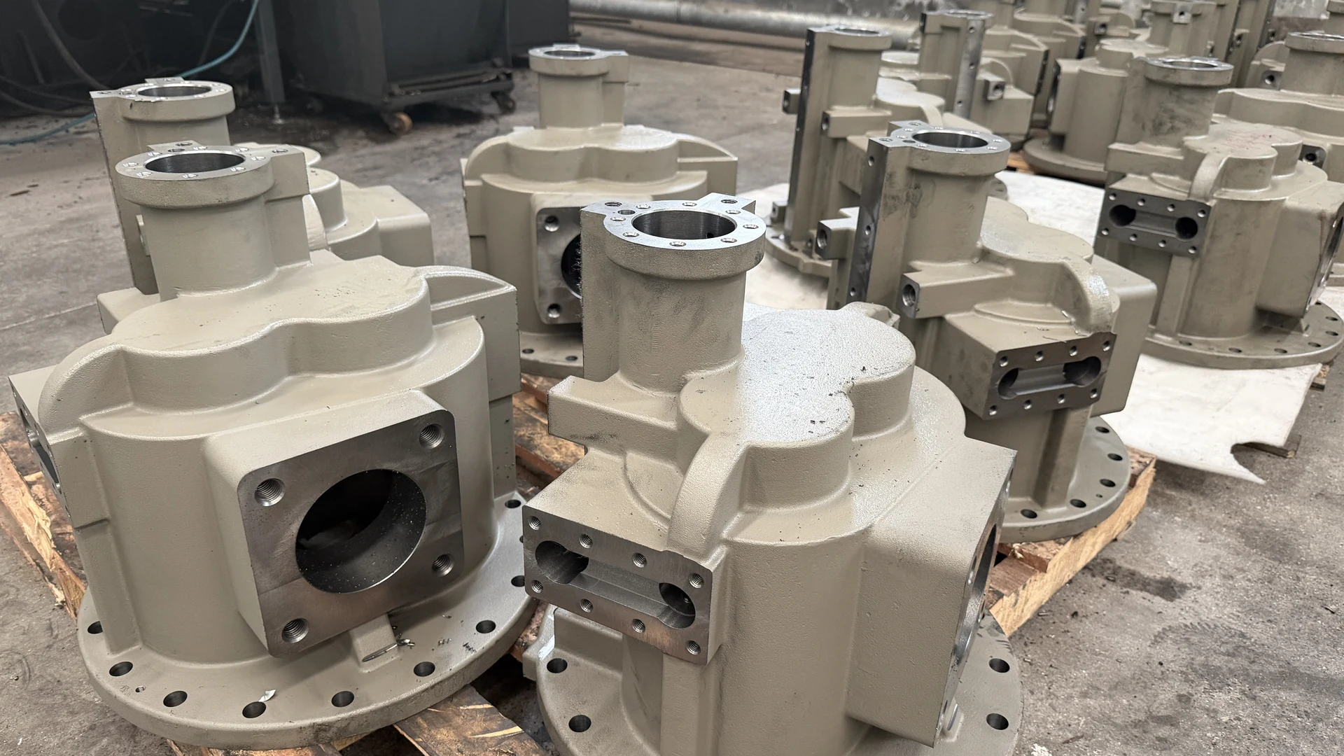 HT250 Motor Housing Castings — motor housing production and inspection photo 9